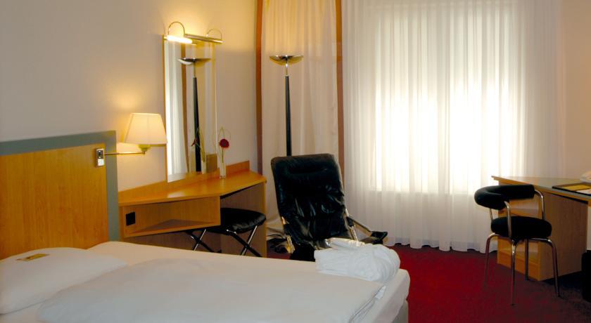 Nh Berlin Potsdam Conference Center Hotel Kleinmachnow Ngoại thất bức ảnh